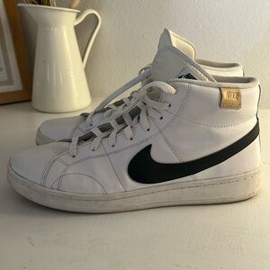 Men’s Nike Court Royale 2 Mid Sneaker